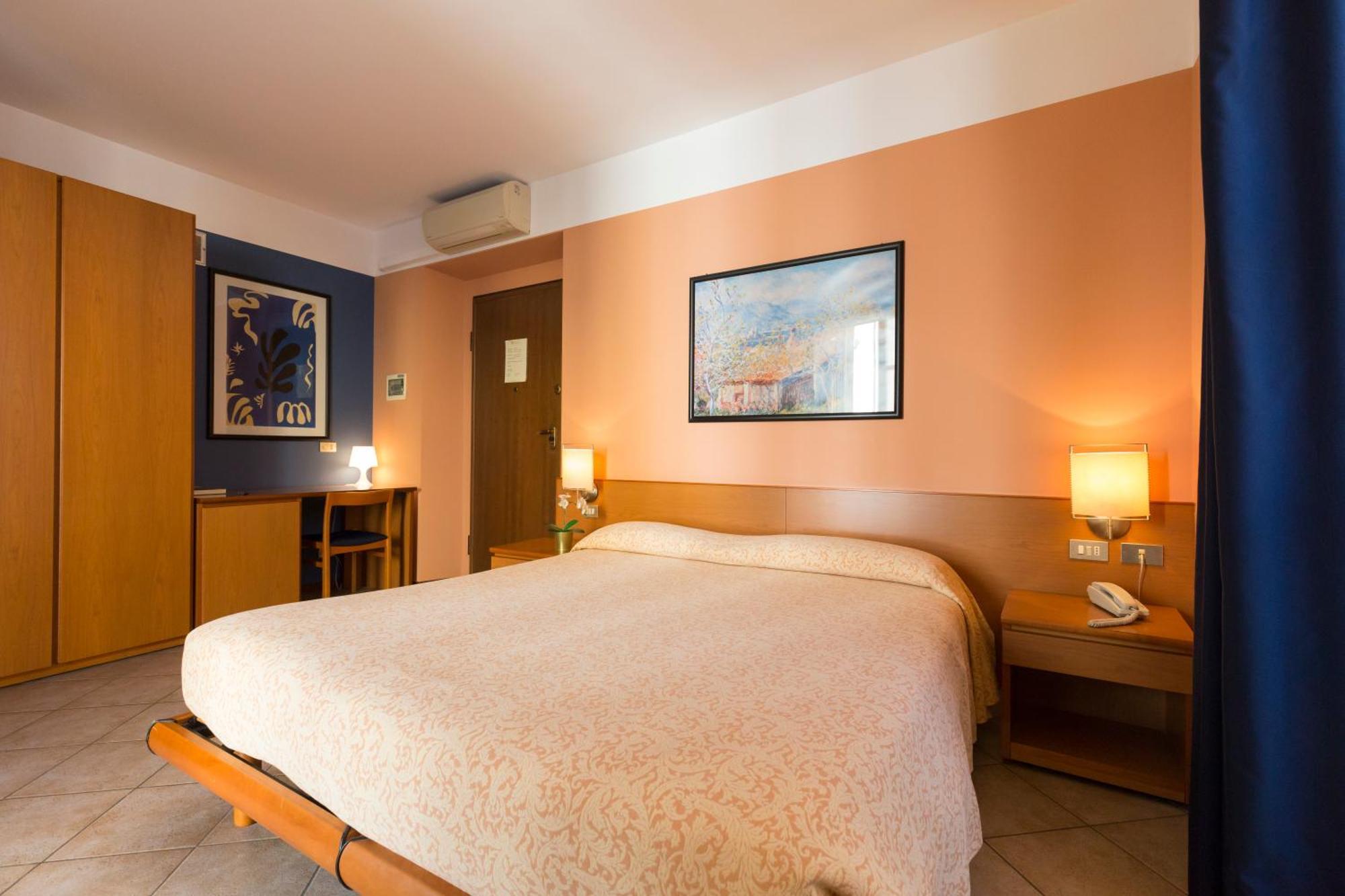 Antica Trattoria Dell'Uva Otel Monza Dış mekan fotoğraf