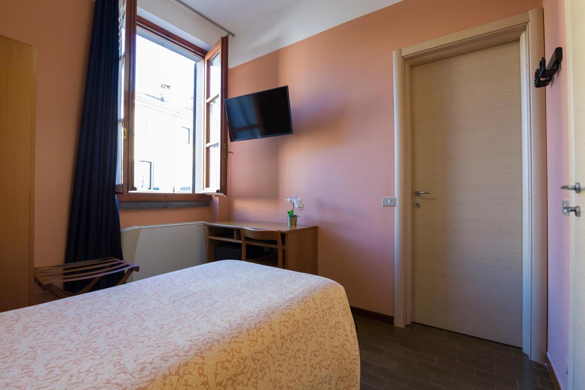 Antica Trattoria Dell'Uva Otel Monza Dış mekan fotoğraf