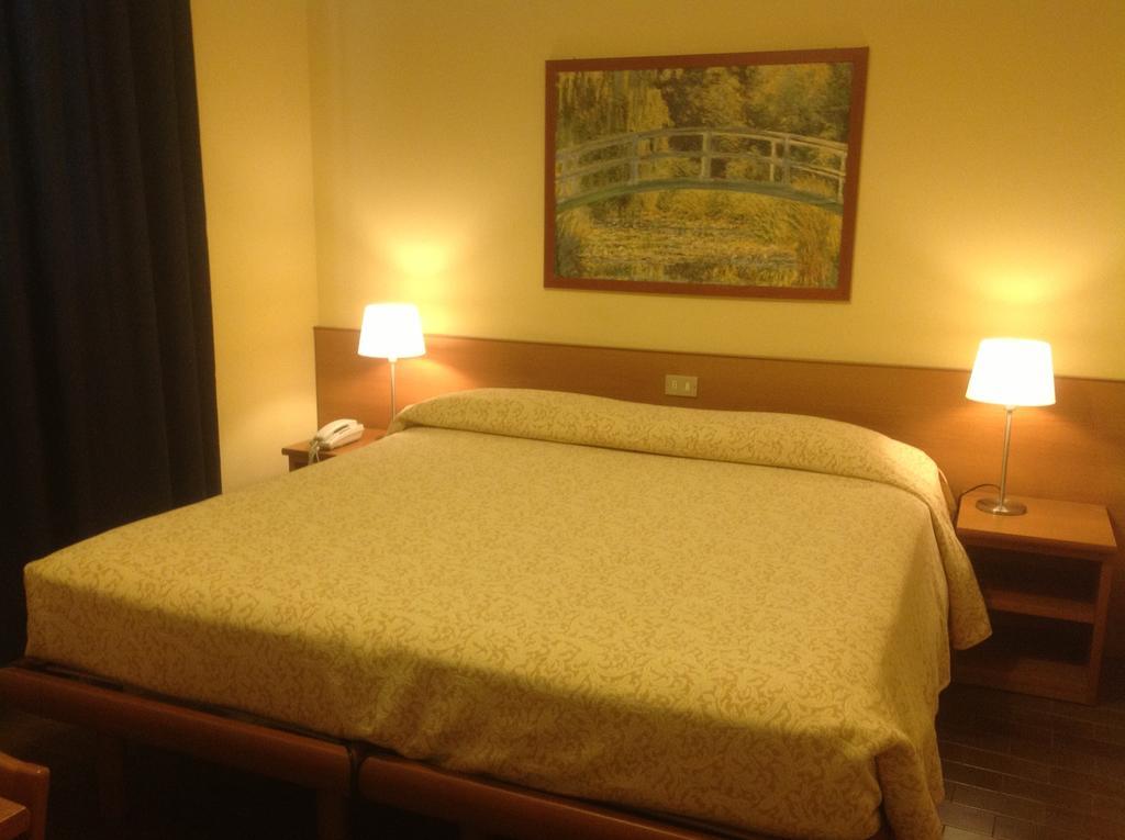 Antica Trattoria Dell'Uva Otel Monza Dış mekan fotoğraf