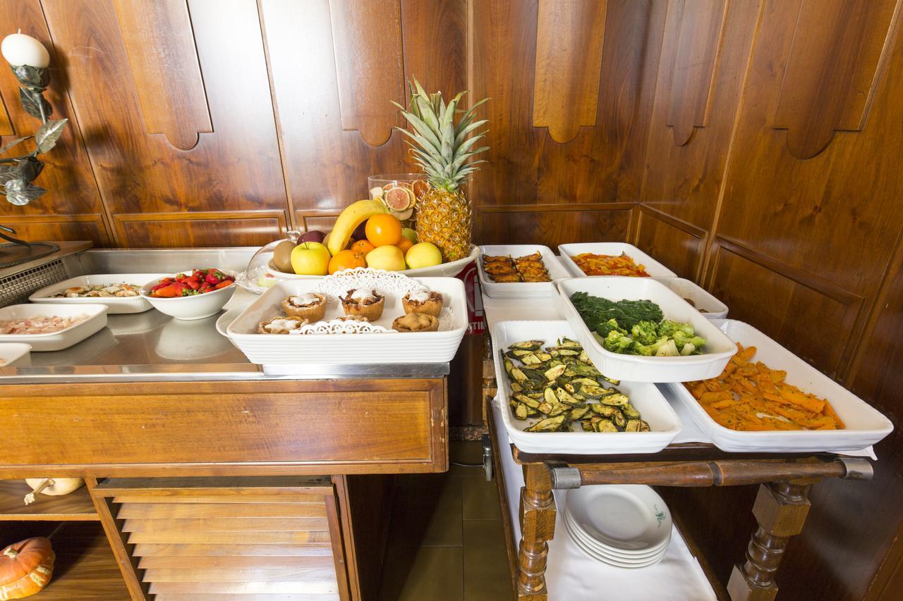 Antica Trattoria Dell'Uva Otel Monza Dış mekan fotoğraf